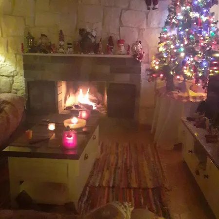 Gazde/Camere de închiriat Despina Country Retreat *